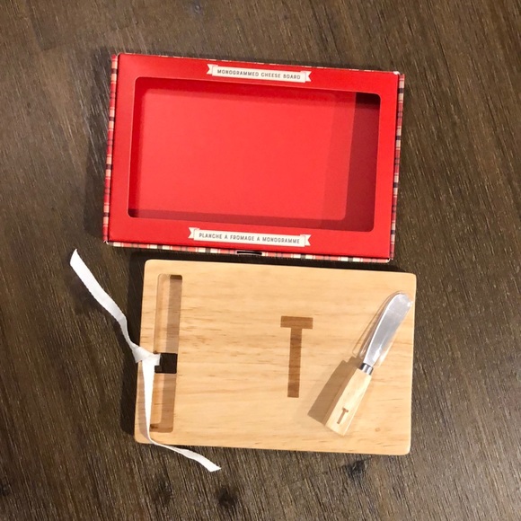 2/$22❤️ INDIGO Monogrammed Cheese board - Picture 6 of 15